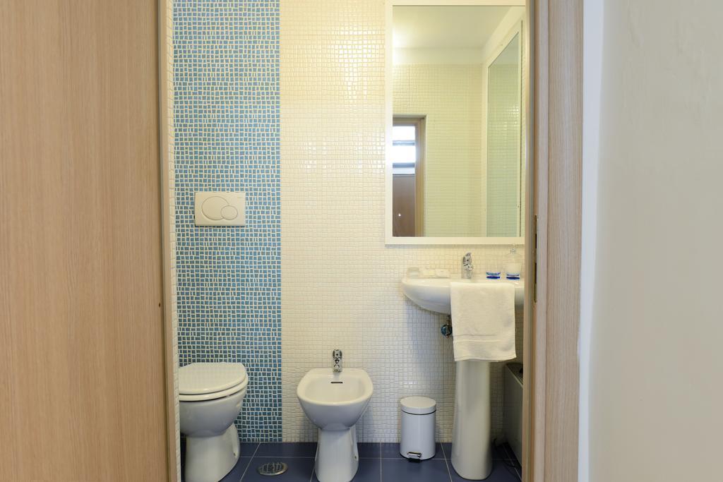 B&B Affittacamere Del Teatro Бриндизи Стая снимка