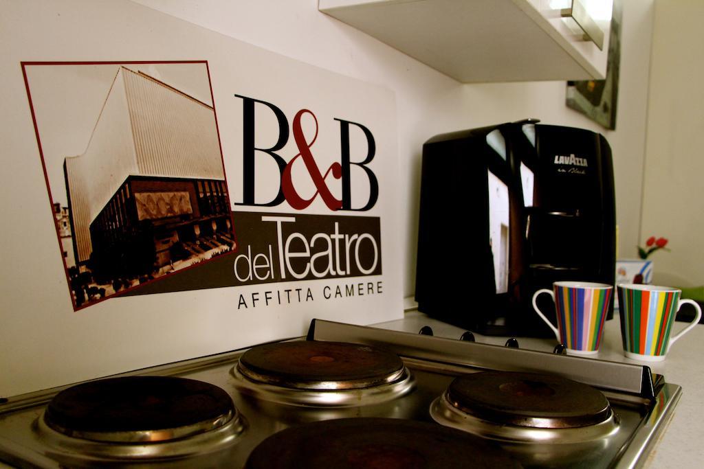 B&B Affittacamere Del Teatro Бриндизи Екстериор снимка